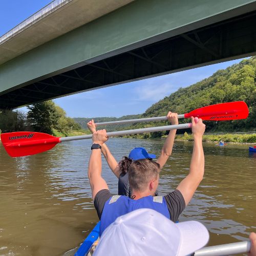 Mitarbeiter im Kayak-Sommerfest bei Data at Work-IT Dienstleister in Bad Muender
